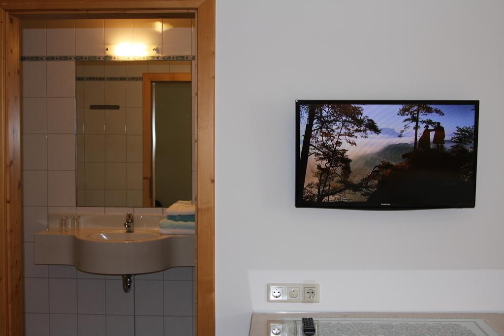 Pension & Weingut Storchenblick Ильмиц Экстерьер фото